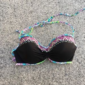 ⬇️$35 Victoria’s Secret Swim Bikini Top